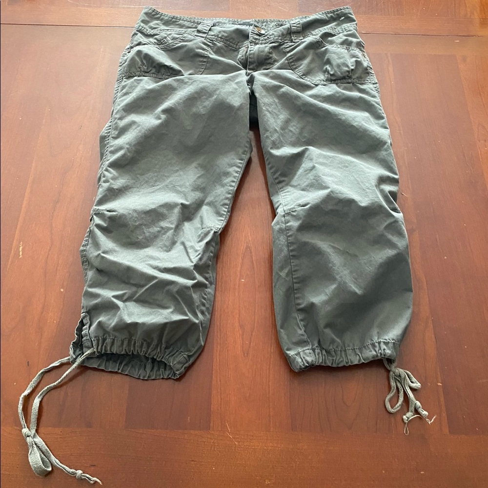 Sanctuary Clothing Los Angeles Capris Are a size 29.